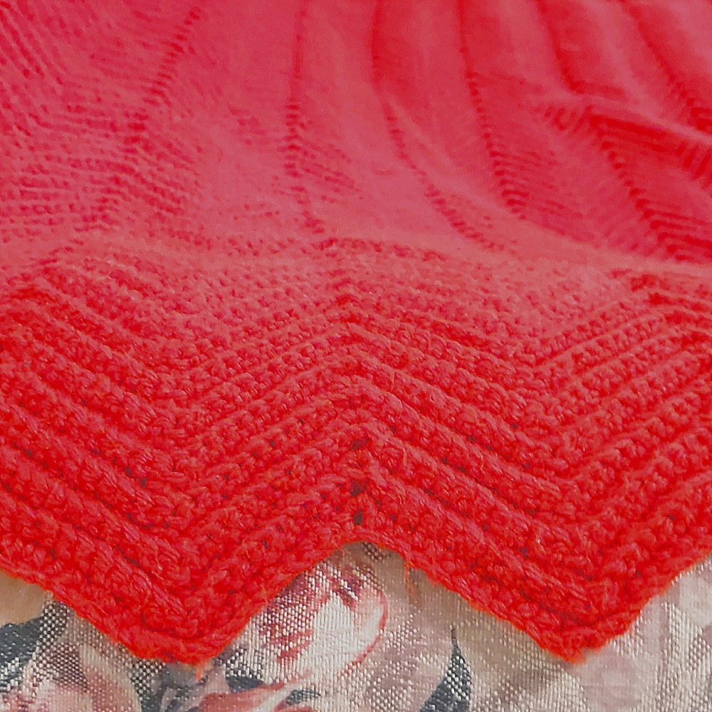 6ft 6in x 4ft hand made cozy knit throw.